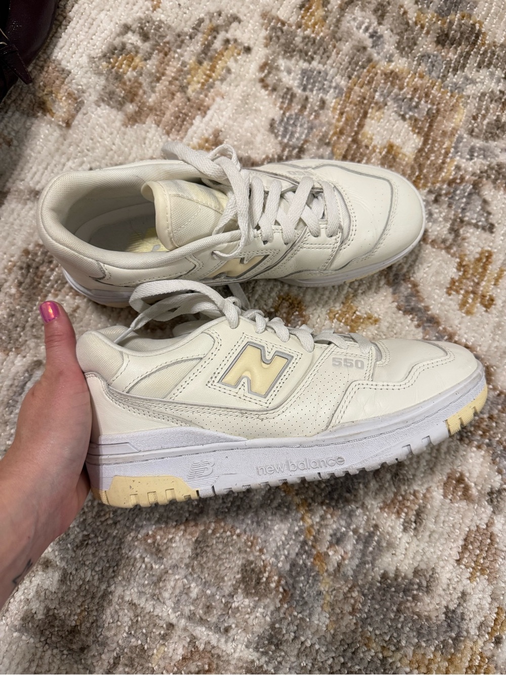 BUTTER YELLOW New Balance 550!! 


Off-White Cream Leather Sneaker